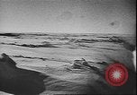 Standbild Lieferung russischen Konvoi über Ladoga See während der Belagerung von Leningrad Leningrad Russland Sowjetunion, 1943, aus Sekunde 44 historischem Filmmaterial Videoclip 65675058277