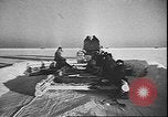 Standbild Lieferung russischen Konvoi über Ladoga See während der Belagerung von Leningrad Leningrad Russland Sowjetunion, 1943, aus Sekunde 59 historischem Filmmaterial Videoclip 65675058277