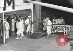 Standbild Japanische Staatsbürger und Issei mit Familien die nach Japan zurückgeführt werden Jersey City New Jersey USA, 1943, aus Sekunde 10 historischem Filmmaterial Videoclip 65675058283