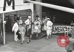 Standbild Japanische Staatsbürger und Issei mit Familien die nach Japan zurückgeführt werden Jersey City New Jersey USA, 1943, aus Sekunde 16 historischem Filmmaterial Videoclip 65675058283