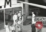 Standbild Japanische Staatsbürger und Issei mit Familien die nach Japan zurückgeführt werden Jersey City New Jersey USA, 1943, aus Sekunde 28 historischem Filmmaterial Videoclip 65675058283