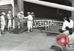 Standbild Japanische Staatsbürger und Issei mit Familien die nach Japan zurückgeführt werden Jersey City New Jersey USA, 1943, aus Sekunde 39 historischem Filmmaterial Videoclip 65675058283