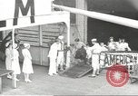 Standbild Japanische Staatsbürger und Issei mit Familien die nach Japan zurückgeführt werden Jersey City New Jersey USA, 1943, aus Sekunde 41 historischem Filmmaterial Videoclip 65675058283