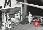 Standbild Japanische Staatsbürger und Issei mit Familien die nach Japan zurückgeführt werden Jersey City New Jersey USA, 1943, aus Sekunde 47 historischem Filmmaterial Videoclip 65675058283