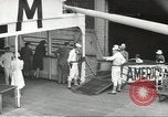 Standbild Japanische Staatsbürger und Issei mit Familien die nach Japan zurückgeführt werden Jersey City New Jersey USA, 1943, aus Sekunde 49 historischem Filmmaterial Videoclip 65675058283