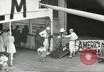 Standbild Japanische Staatsbürger und Issei mit Familien die nach Japan zurückgeführt werden Jersey City New Jersey USA, 1943, aus Sekunde 56 historischem Filmmaterial Videoclip 65675058283
