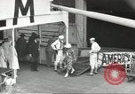 Standbild Japanische Staatsbürger und Issei mit Familien die nach Japan zurückgeführt werden Jersey City New Jersey USA, 1943, aus Sekunde 57 historischem Filmmaterial Videoclip 65675058283