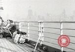 Standbild Das schwedische Schiff M S Gripsholm das Personen nach Japan zurückführt New York United States USA, 1943, aus Sekunde 62 historischem Filmmaterial Videoclip 65675058286