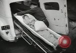 Standbild Personen die nach Japan zurückgeführt werden sollen kommen mit dem Zug und an Bus Jersey City New Jersey USA, 1943, aus Sekunde 33 historischem Filmmaterial Videoclip 65675058288