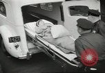 Standbild Personen die nach Japan zurückgeführt werden sollen kommen mit dem Zug und an Bus Jersey City New Jersey USA, 1943, aus Sekunde 38 historischem Filmmaterial Videoclip 65675058288
