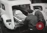 Standbild Personen die nach Japan zurückgeführt werden sollen kommen mit dem Zug und an Bus Jersey City New Jersey USA, 1943, aus Sekunde 39 historischem Filmmaterial Videoclip 65675058288