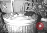 Standbild belgischen Truppen an Bord der US Air Force C-130 Flugzeugen Stanleyville Kongo, 1964, aus Sekunde 15 historischem Filmmaterial Videoclip 65675058322