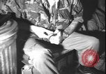 Standbild belgischen Truppen an Bord der US Air Force C-130 Flugzeugen Stanleyville Kongo, 1964, aus Sekunde 16 historischem Filmmaterial Videoclip 65675058322