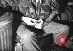 Standbild belgischen Truppen an Bord der US Air Force C-130 Flugzeugen Stanleyville Kongo, 1964, aus Sekunde 19 historischem Filmmaterial Videoclip 65675058322