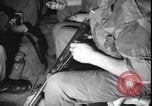 Standbild belgischen Truppen an Bord der US Air Force C-130 Flugzeugen Stanleyville Kongo, 1964, aus Sekunde 24 historischem Filmmaterial Videoclip 65675058322
