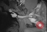 Standbild belgischen Truppen an Bord der US Air Force C-130 Flugzeugen Stanleyville Kongo, 1964, aus Sekunde 31 historischem Filmmaterial Videoclip 65675058322