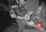 Standbild belgischen Truppen an Bord der US Air Force C-130 Flugzeugen Stanleyville Kongo, 1964, aus Sekunde 32 historischem Filmmaterial Videoclip 65675058322
