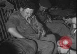 Standbild belgischen Truppen an Bord der US Air Force C-130 Flugzeugen Stanleyville Kongo, 1964, aus Sekunde 41 historischem Filmmaterial Videoclip 65675058322