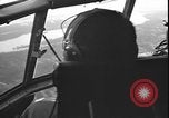 Standbild belgischen Truppen an Bord der US Air Force C-130 Flugzeugen Stanleyville Kongo, 1964, aus Sekunde 49 historischem Filmmaterial Videoclip 65675058322