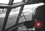 Standbild belgischen Truppen an Bord der US Air Force C-130 Flugzeugen Stanleyville Kongo, 1964, aus Sekunde 52 historischem Filmmaterial Videoclip 65675058322