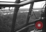 Standbild belgischen Truppen an Bord der US Air Force C-130 Flugzeugen Stanleyville Kongo, 1964, aus Sekunde 61 historischem Filmmaterial Videoclip 65675058322
