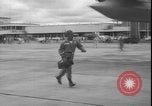 Standbild verletzte Flüchtlinge Leopoldville Republik Kongo, 1964, aus Sekunde 33 historischem Filmmaterial Videoclip 65675058326