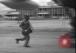Standbild verletzte Flüchtlinge Leopoldville Republik Kongo, 1964, aus Sekunde 34 historischem Filmmaterial Videoclip 65675058326