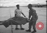 Standbild verletzte Flüchtlinge Leopoldville Republik Kongo, 1964, aus Sekunde 58 historischem Filmmaterial Videoclip 65675058326