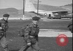 Standbild belgischen Truppen Ascension Island, 1964, aus Sekunde 26 historischem Filmmaterial Videoclip 65675058330