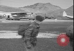 Standbild belgischen Truppen Ascension Island, 1964, aus Sekunde 29 historischem Filmmaterial Videoclip 65675058330