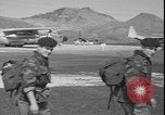 Standbild belgischen Truppen Ascension Island, 1964, aus Sekunde 31 historischem Filmmaterial Videoclip 65675058330