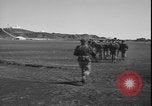 Standbild belgischen Truppen Ascension Island, 1964, aus Sekunde 44 historischem Filmmaterial Videoclip 65675058330