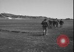 Standbild belgischen Truppen Ascension Island, 1964, aus Sekunde 46 historischem Filmmaterial Videoclip 65675058330