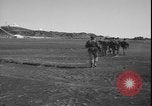 Standbild belgischen Truppen Ascension Island, 1964, aus Sekunde 47 historischem Filmmaterial Videoclip 65675058330