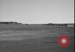 Standbild belgischen Truppen Ascension Island, 1964, aus Sekunde 55 historischem Filmmaterial Videoclip 65675058330