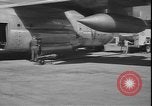 Standbild Task Force Commander Ascension Island, 1964, aus Sekunde 9 historischem Filmmaterial Videoclip 65675058331