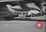 Standbild Task Force Commander Ascension Island, 1964, aus Sekunde 10 historischem Filmmaterial Videoclip 65675058331