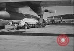 Standbild Task Force Commander Ascension Island, 1964, aus Sekunde 12 historischem Filmmaterial Videoclip 65675058331