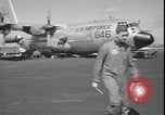 Standbild Task Force Commander Ascension Island, 1964, aus Sekunde 28 historischem Filmmaterial Videoclip 65675058331