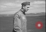 Standbild Task Force Commander Ascension Island, 1964, aus Sekunde 30 historischem Filmmaterial Videoclip 65675058331