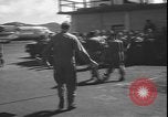Standbild Task Force Commander Ascension Island, 1964, aus Sekunde 34 historischem Filmmaterial Videoclip 65675058331