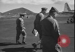 Standbild Task Force Commander Ascension Island, 1964, aus Sekunde 47 historischem Filmmaterial Videoclip 65675058331