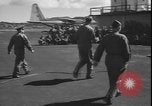 Standbild Task Force Commander Ascension Island, 1964, aus Sekunde 49 historischem Filmmaterial Videoclip 65675058331