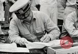 Standbild Japanische Kapitulation von Wake Island und Marcus Insel Pacific Theater, 1945, aus Sekunde 25 historischem Filmmaterial Videoclip 65675058333
