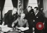 Standbild Erfolge von Präsident Harry Truman United States USA, 1948, aus Sekunde 46 historischem Filmmaterial Videoclip 65675058341