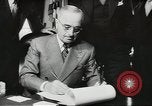 Standbild Erfolge von Präsident Harry Truman United States USA, 1948, aus Sekunde 53 historischem Filmmaterial Videoclip 65675058341
