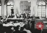 Immagine di MacArthur lo sbarco a Pusan con le truppe degli Stati Uniti Corea, 1951, secondo 23 filmato di repertorio 65675058357