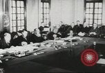 Immagine di MacArthur lo sbarco a Pusan con le truppe degli Stati Uniti Corea, 1951, secondo 34 filmato di repertorio 65675058357