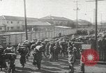 Immagine di MacArthur lo sbarco a Pusan con le truppe degli Stati Uniti Corea, 1951, secondo 35 filmato di repertorio 65675058357