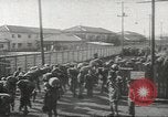 Immagine di MacArthur lo sbarco a Pusan con le truppe degli Stati Uniti Corea, 1951, secondo 36 filmato di repertorio 65675058357